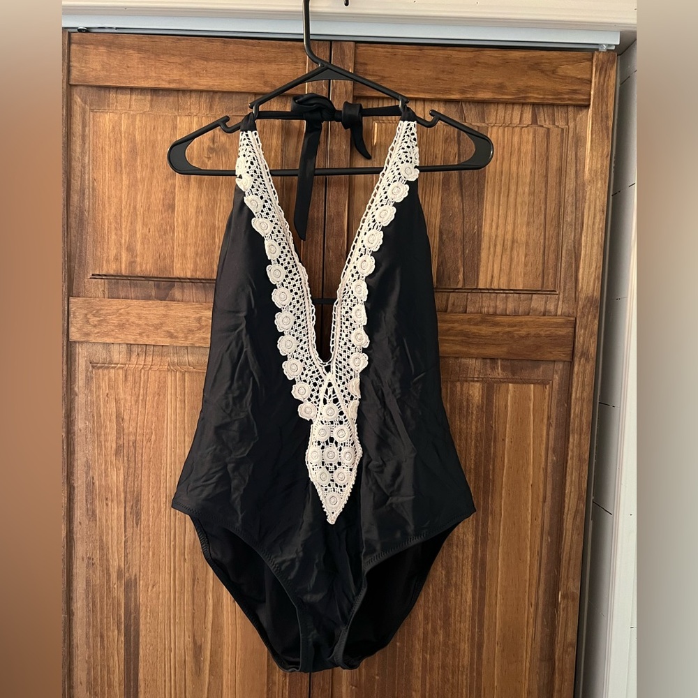 One piece swim suit
